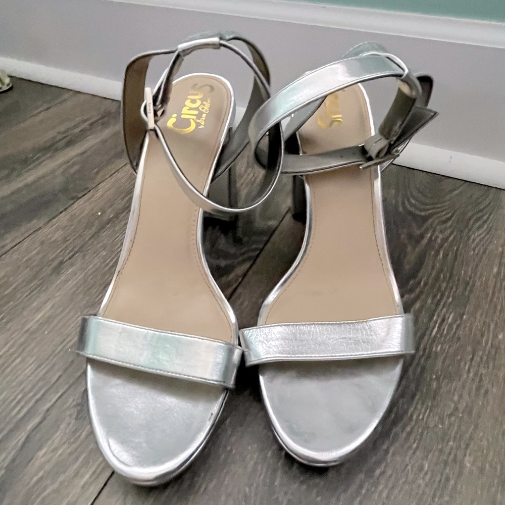 Circus by Sam Edelman chunky platform sandal heel metallic silver size 10